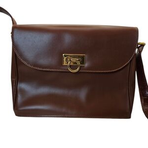VINTAGE FERRE Brown Leather Shoulder Bag with Gold Accents